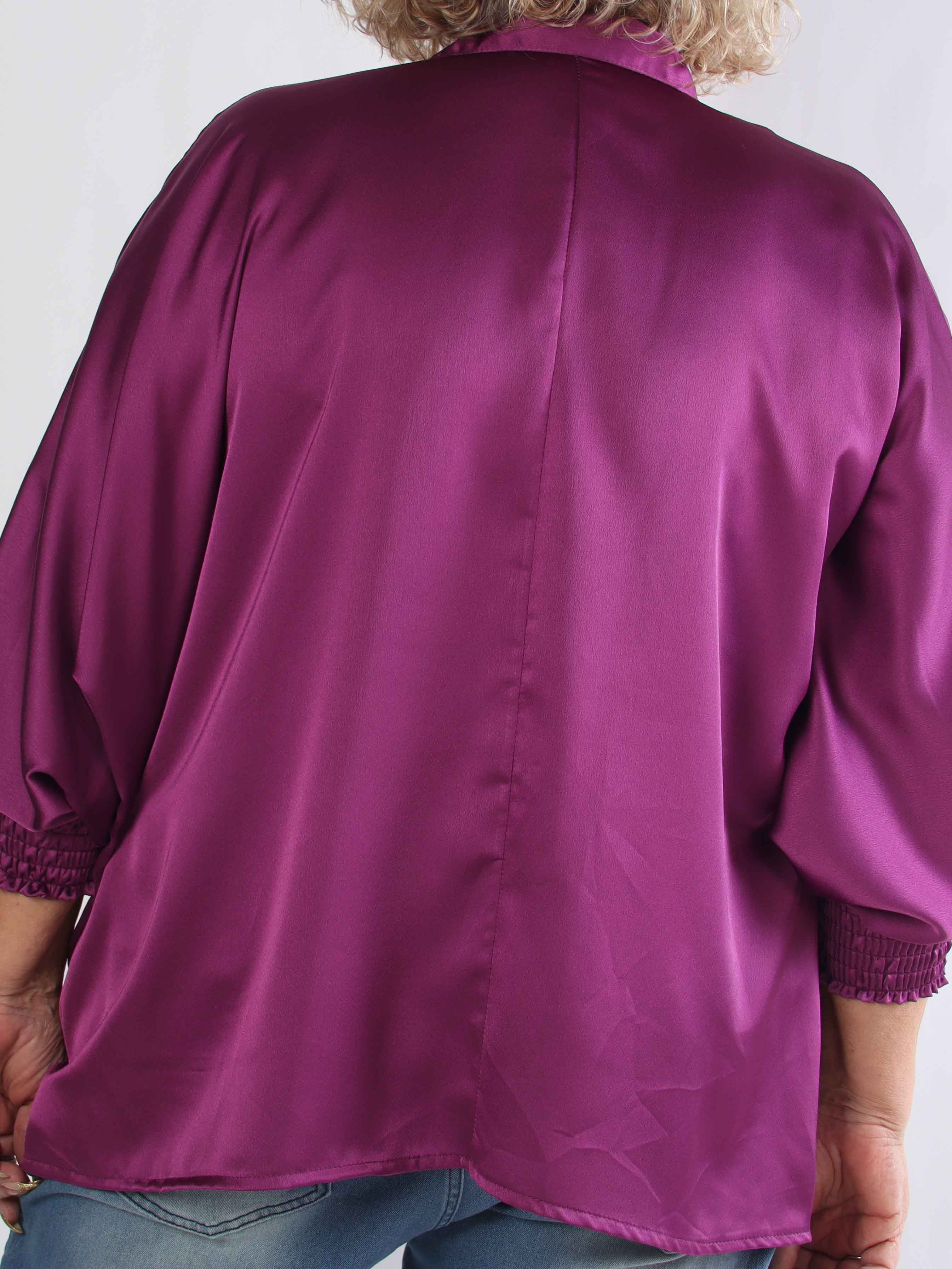 Janai - Sød plus size tunika i silkelook med guld broche